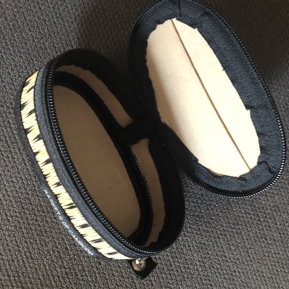 BASKETS OF CAMBODIA small case holder - Picture 4 of 10